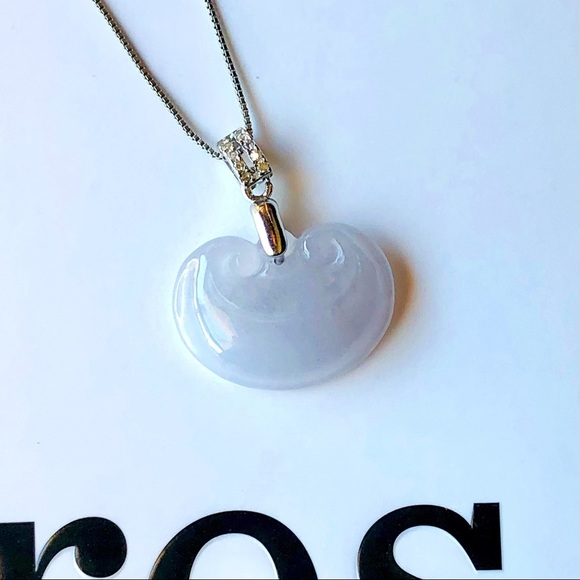 Jewelry - 💚Mini Jade Ruyi Pendant (authentic)